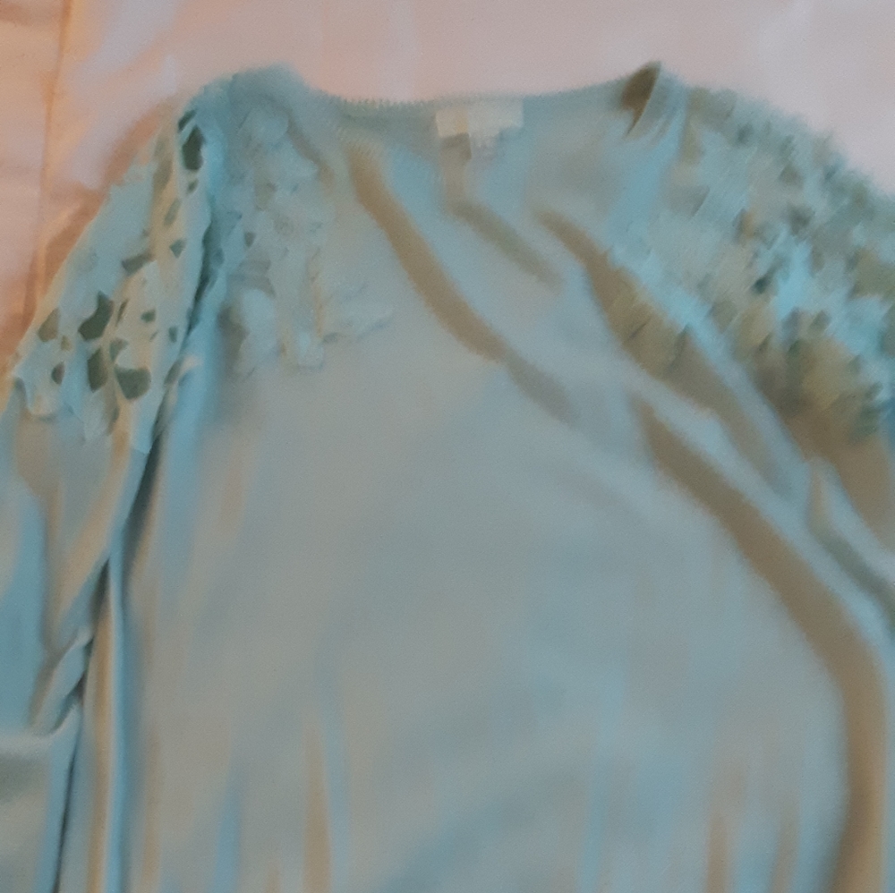 Thin sweater with flower detailing-Forever 21